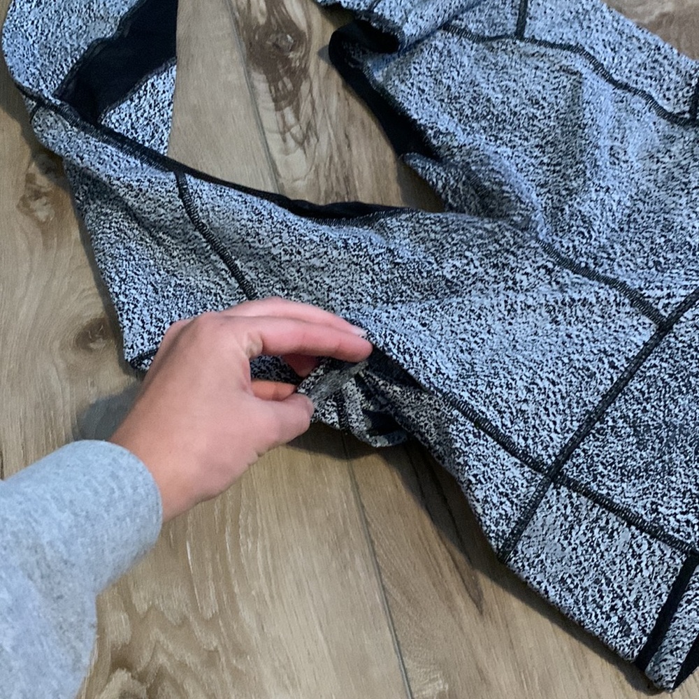 Lululemon Patterned Workout Legging - image 5